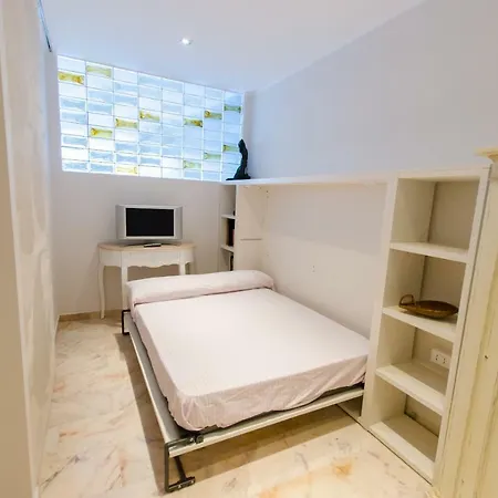 Luxury With Bay View Apartment *